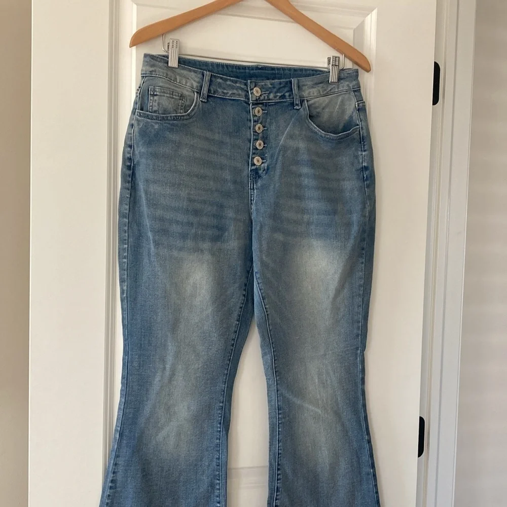 12 Short flared jeans button fly